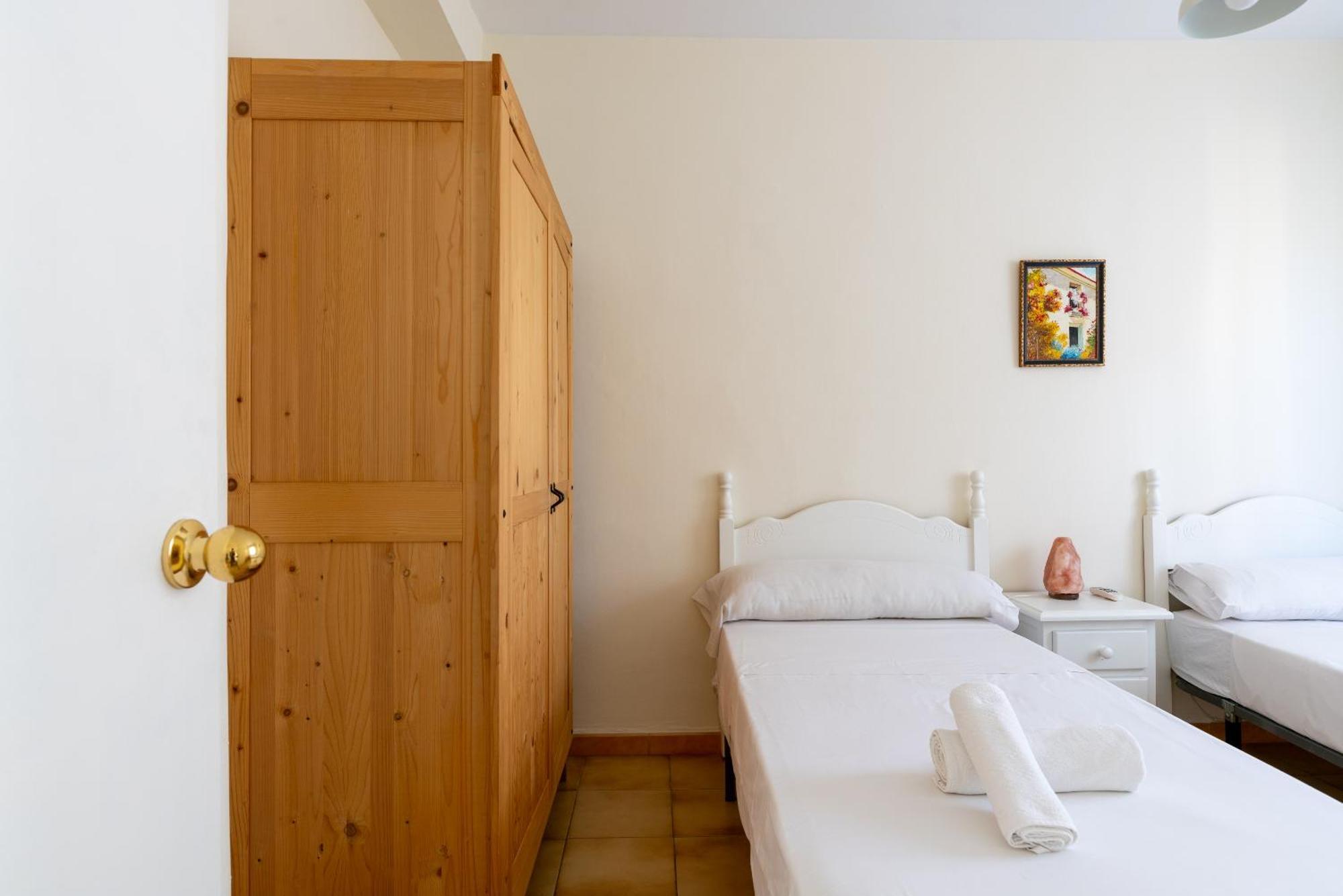 Apartamento Familiar Maria Auxiliadora Seville Exterior photo