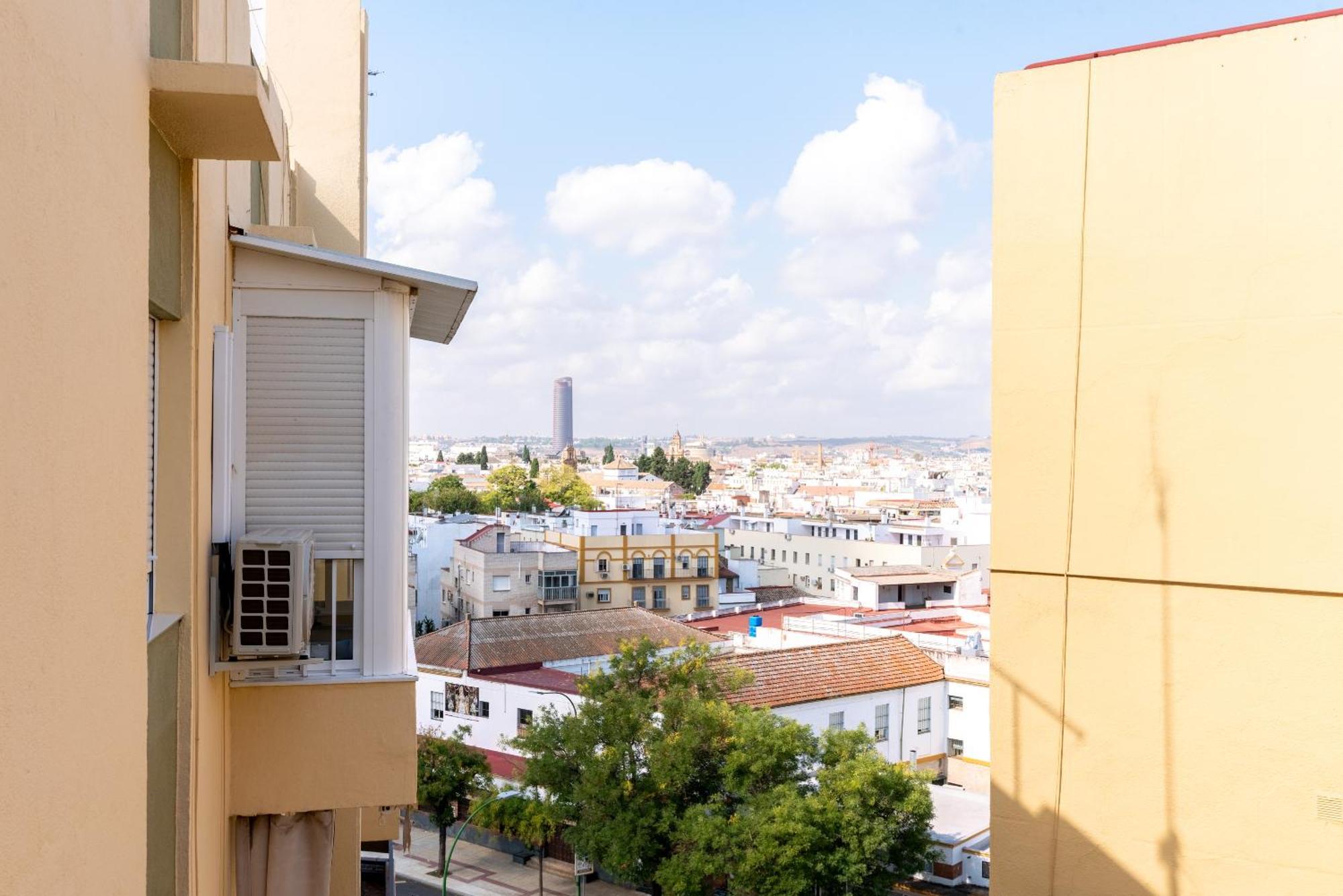 Apartamento Familiar Maria Auxiliadora Seville Exterior photo